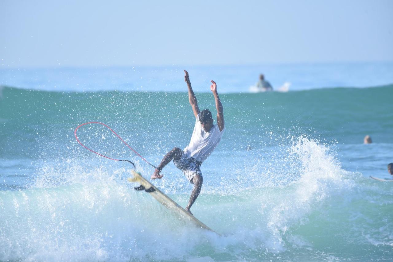 The Wave Surf Inn Midigama East Ngoại thất bức ảnh